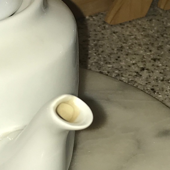 Blue and white china teapot - Picture 15 of 15